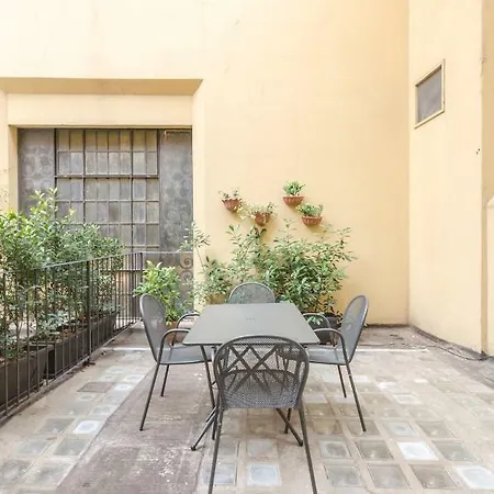 Colonna Bologna, Under The Two Towers Appartement