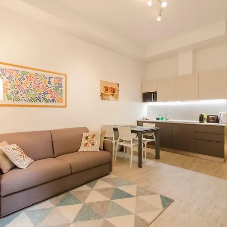Colonna Bologna, Under The Two Towers Appartement